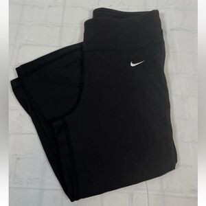 Nike Black Cropped Capri Leggings Woman’s Size XS Athletic‎ Sporty Pants Classic